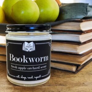 Bookworm 9oz Candle Fresh Apple Orchard Scent